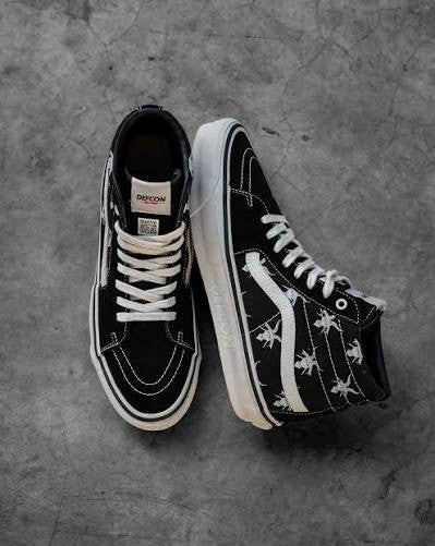 VN0011B4BLK DEFCON Ã Vans Sk8-Hi 38 "Black" (Men's)
