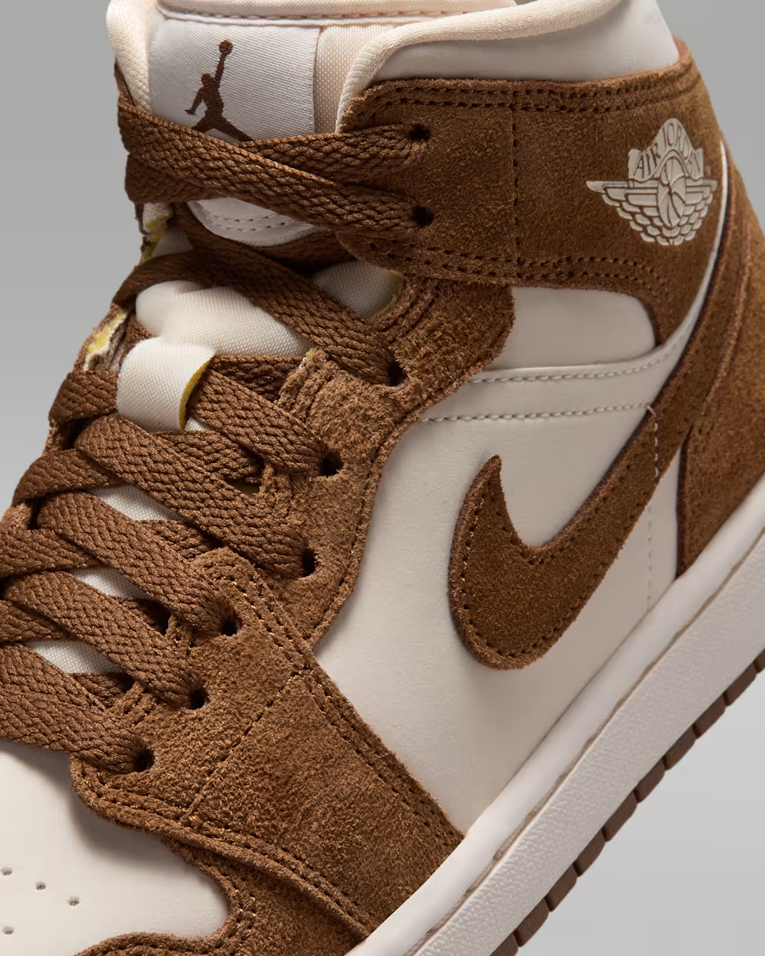 BQ6472-203 Nike Air Jordan 1 Mid "Light British Tan/Chalk" (Women's)