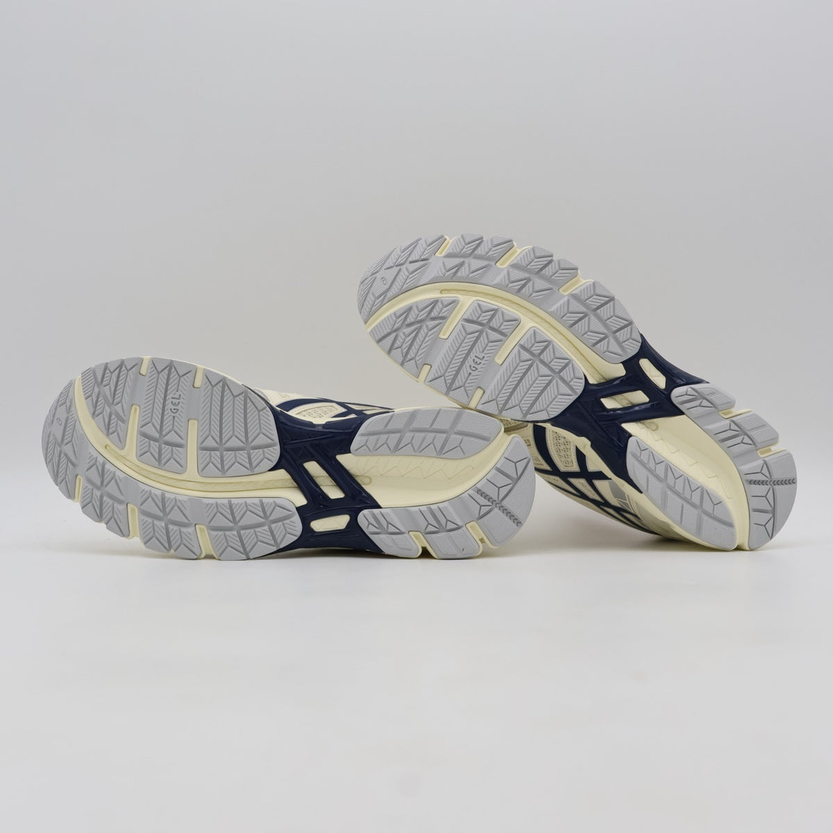 1203A388-104 Asics Gel-Kayano 20 Cream Independence Blue (Men's)