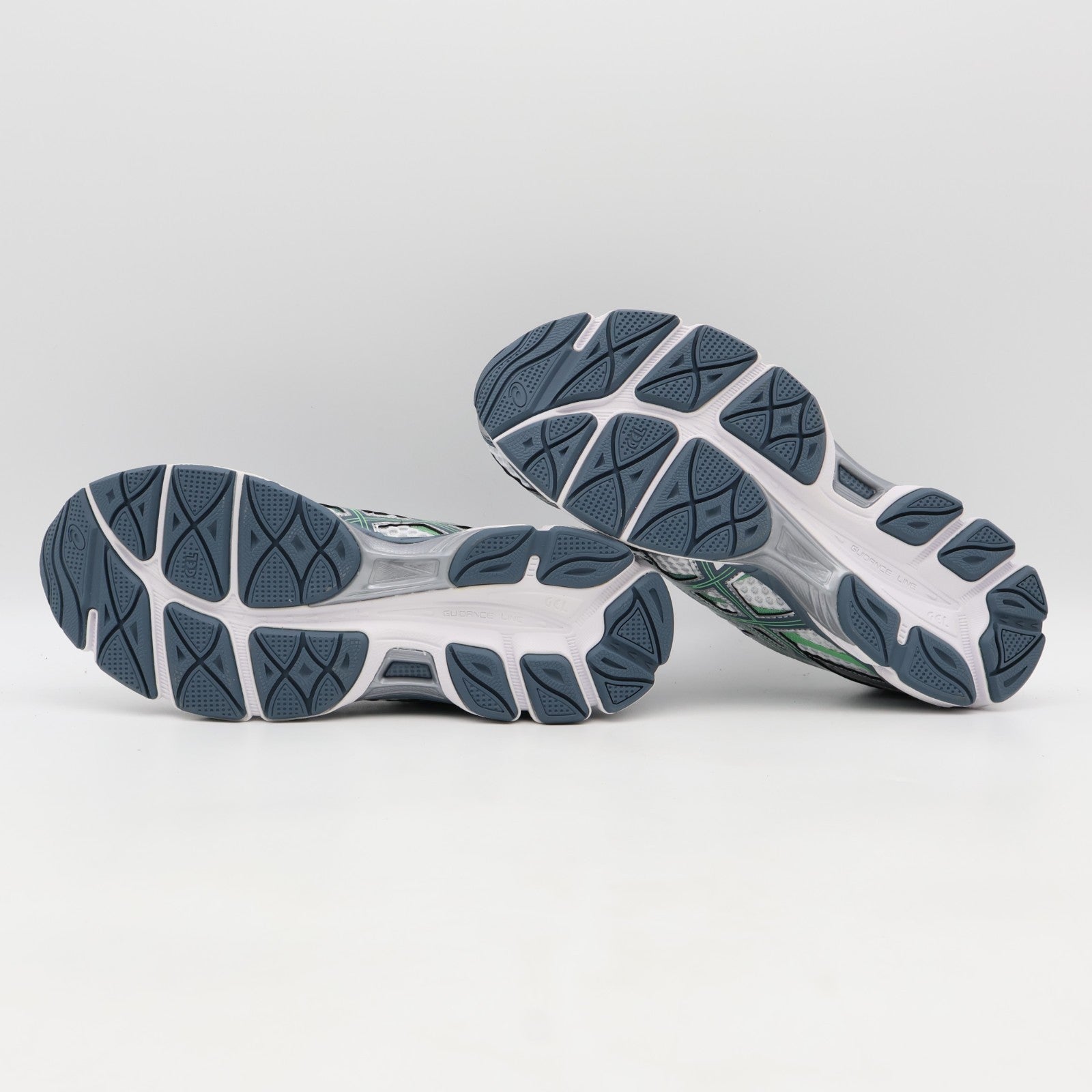 1203a733-100 Asics Gel-Cumulus 16 White Ironclad (Men's)