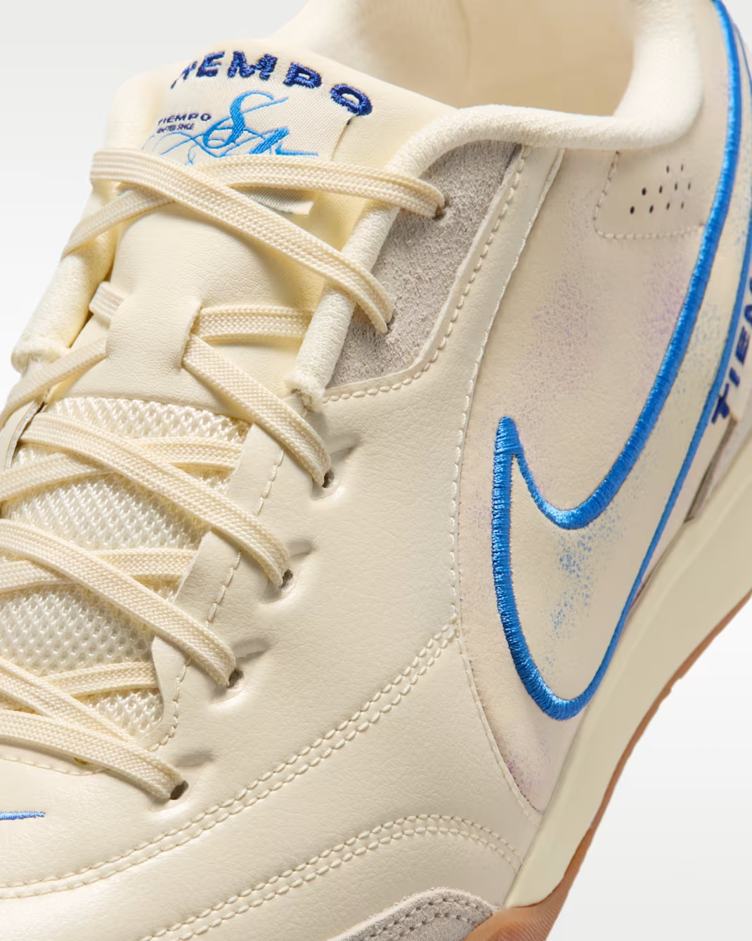 IO9951-149 Nike Tiempo Streetgato PRM Golf "Coconut Milk/Blue Crystal"