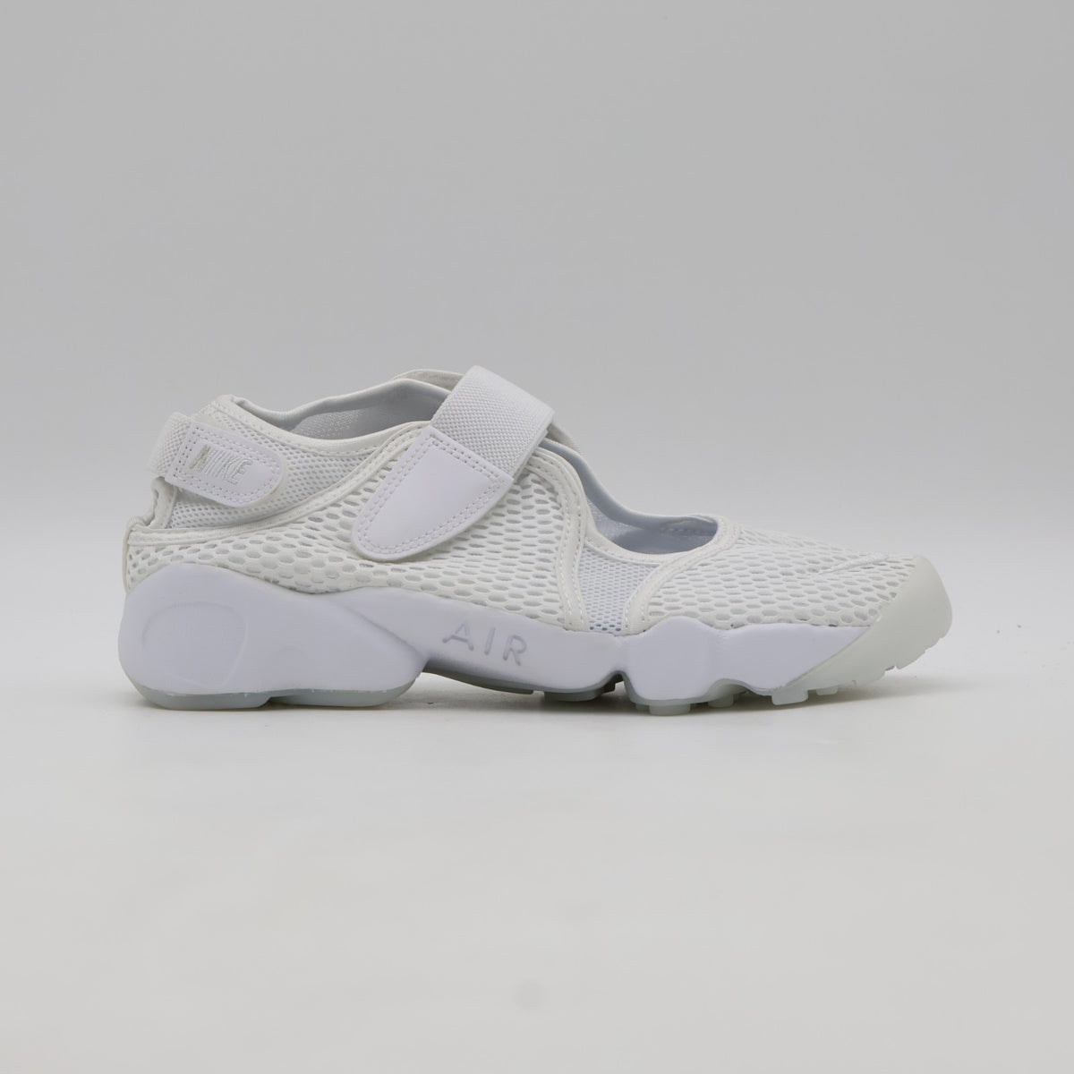 848386-100 Nike Air Rift Breathe "Pure Platinum" (Women's)