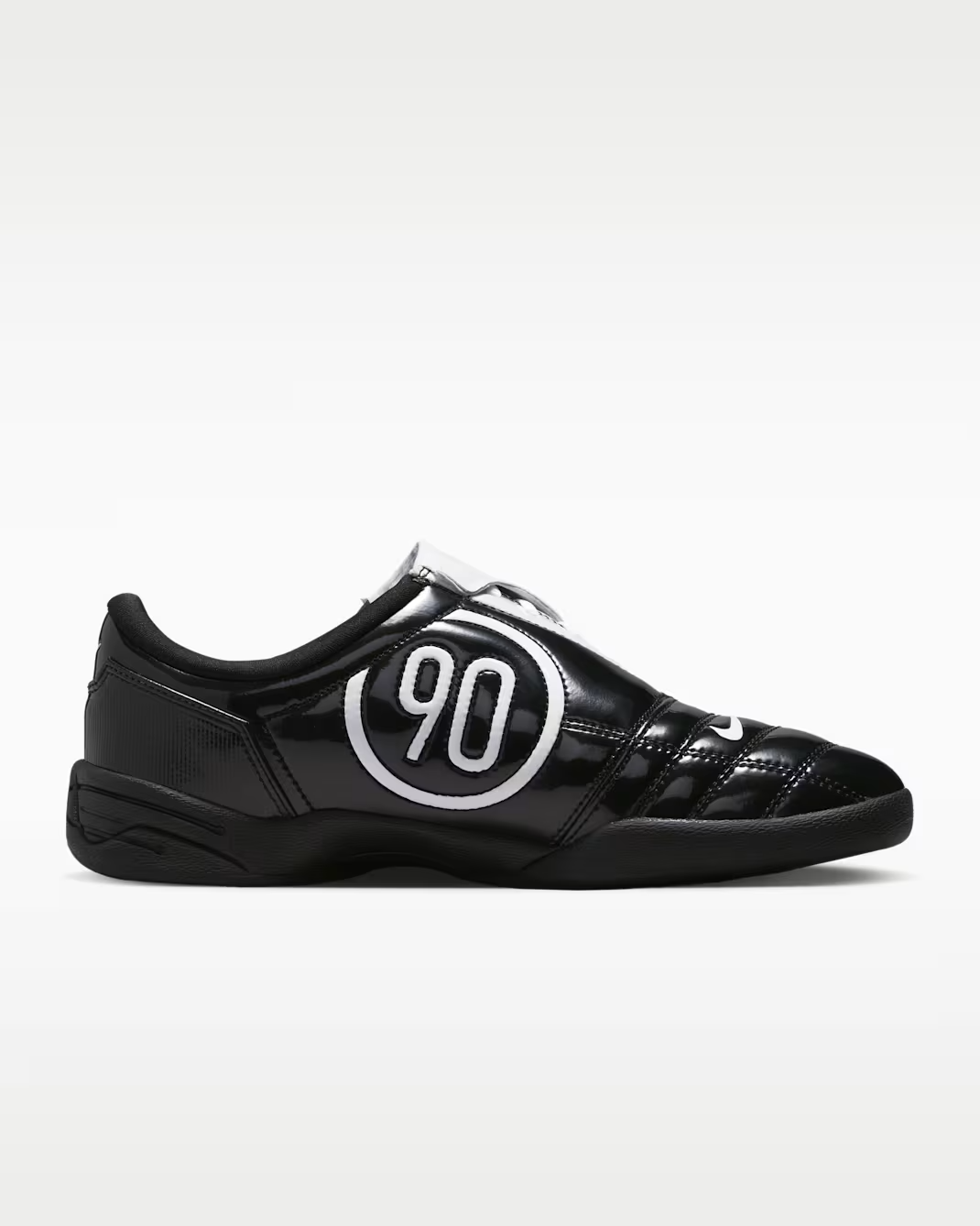 IO2389-001 Nike Total 90 3 SE Black/White/University Red (Women's)