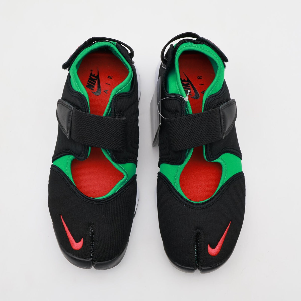 FN7772-001 Nike Air Rift Kenya University Red Stadium Green Forest (Women's)