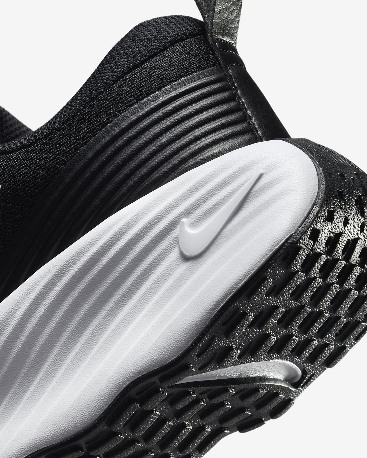 FV6343-002 Nike Promina Black White (Women's)