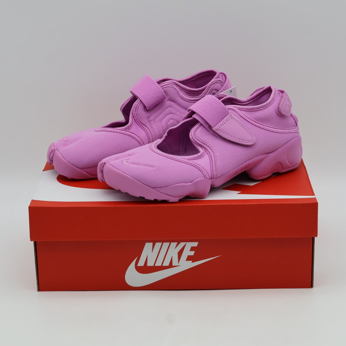 IV6058-500 Nike Air Rift "Light Magenta" (Women's)