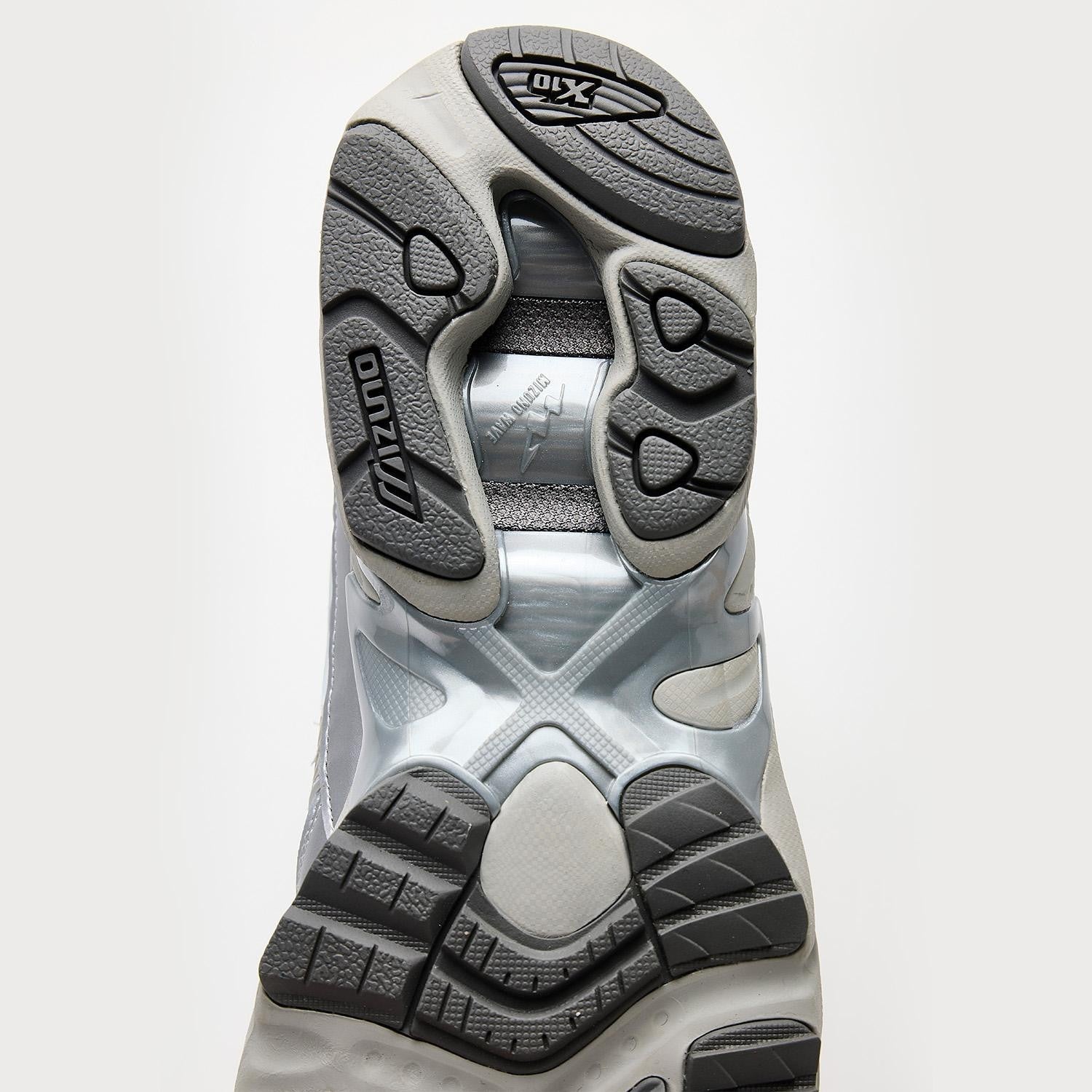 D1GA260C02 Mizuno Wave MG4 LS "Silver/White/Grey" (Men's)