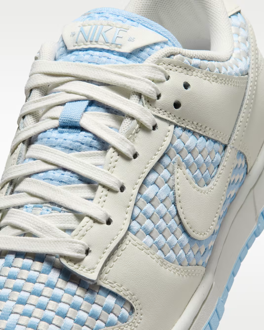 IH2476-401 Nike Dunk Low "Hydrogen Blue/Sail" (Women's)