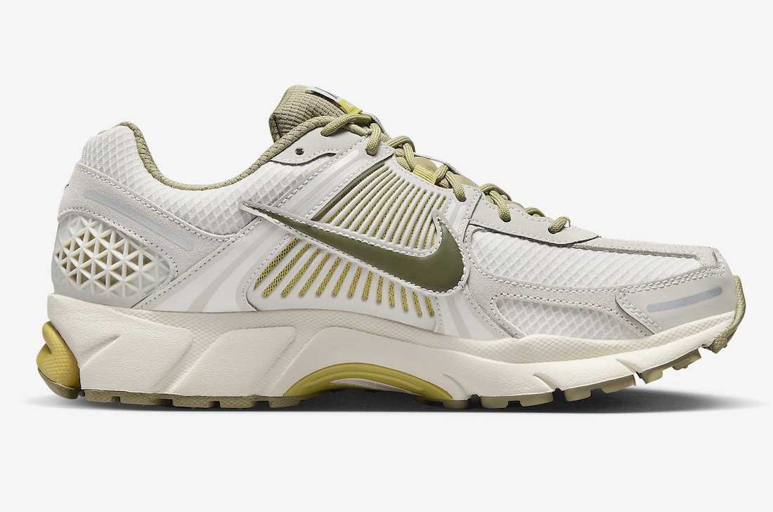 FV0397-001 Nike Zoom Vomero 5 Light Bone and Phantom (Men's)