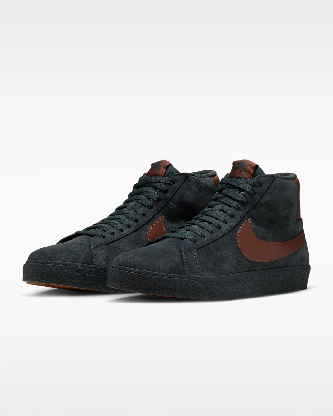 IO0667-300 Nike SB Zoom Blazer Mid "Black Spruce/Corduroy Brown" (Men's)