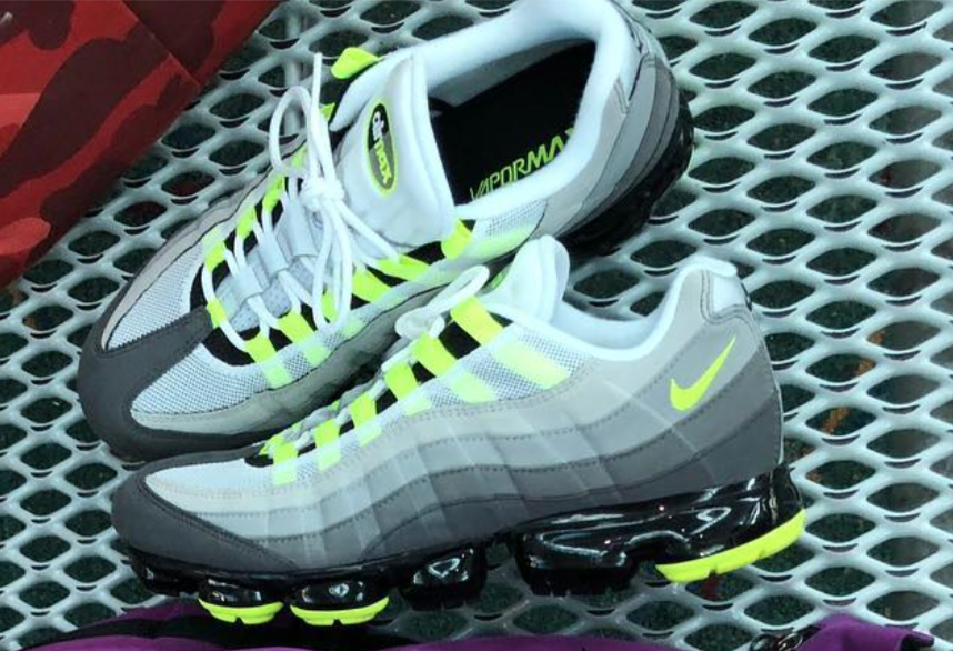 AJ7292-001 Nike Air Vapormax 95 Neon (Men's)