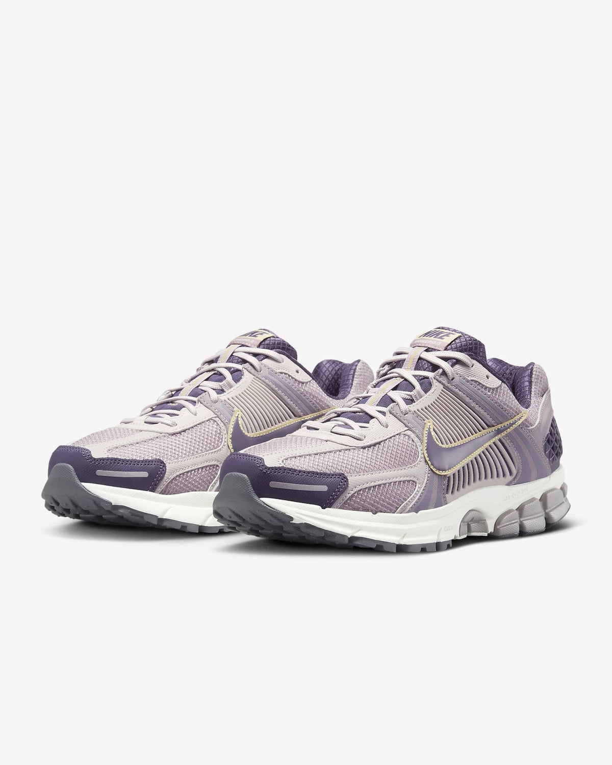 HQ3643-019 Nike Zoom Vomero 5 Platinum Violet Light Violet Ore Team Gold (Men's)