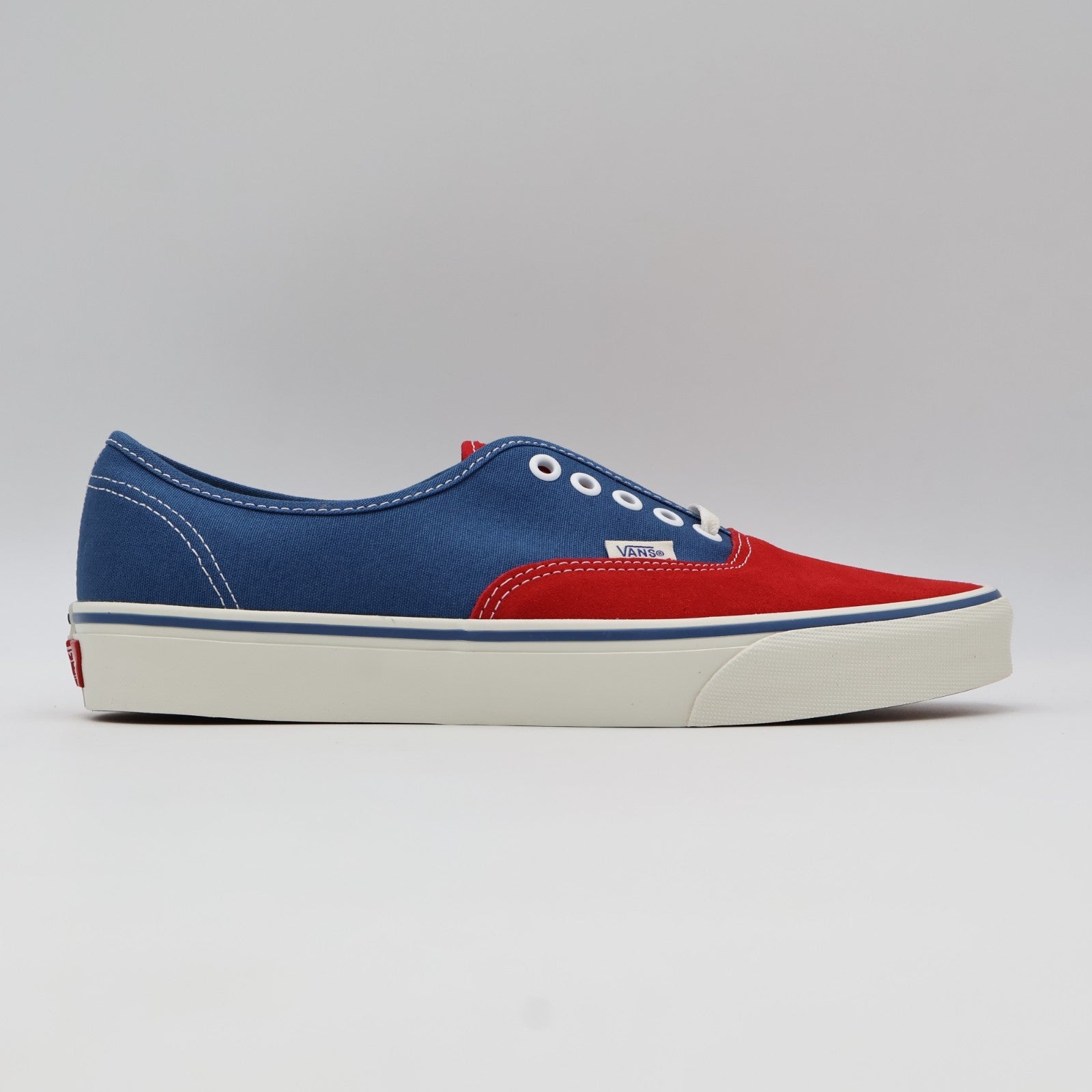 VN000EHHIZQ Vans Authentic "Racing Red!"