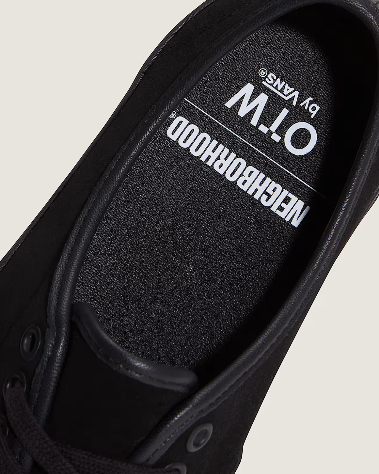 VN000XVJBLA NEIGHBORHOOD Ã OTW by Vans Authentic 44 "Black" (Men's)