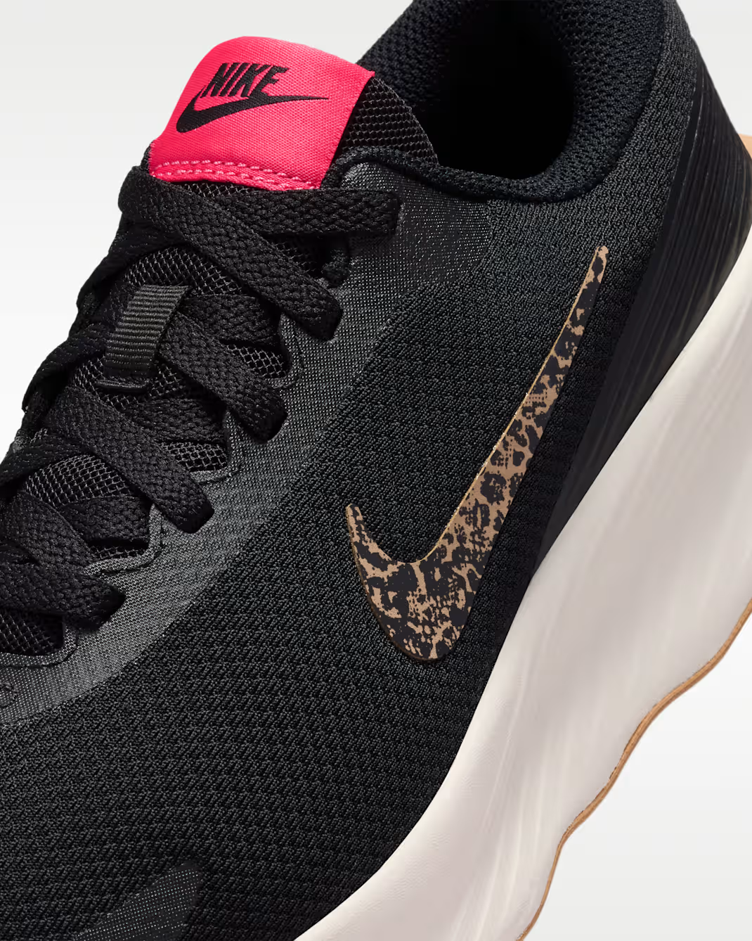 IV5684-001 Nike Promina "Black/Fusion Red" (Women's)