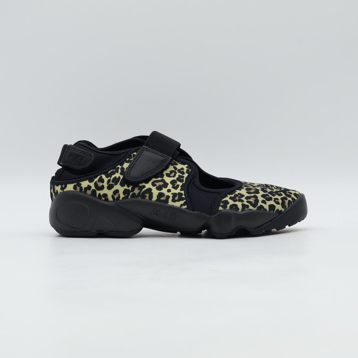 IR5696-010 Nike Women's Air Rift Leopard (Women's)
