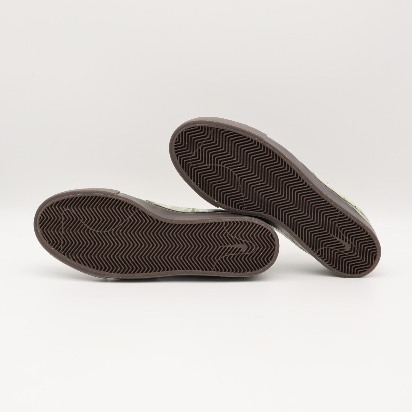 FZ1302-200 Nike SB Zoom Janoski OG SE City of Cinema (Men's)