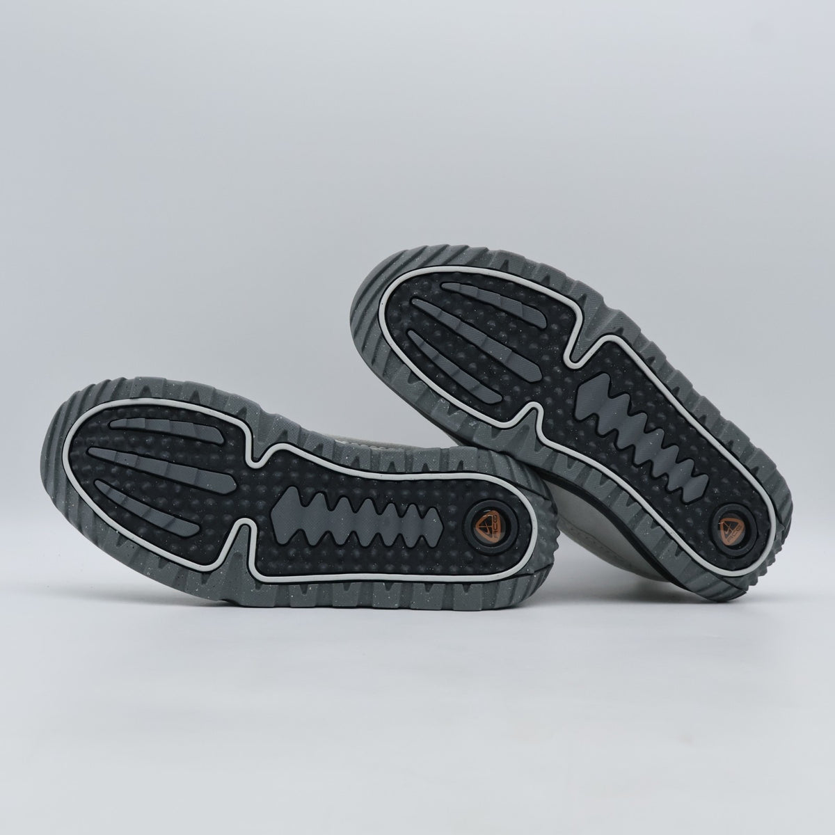 FV4317-003 Nike ACG IZY Photon Dust (Men's)