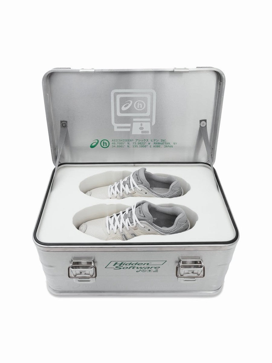 SNDN-SNKR-10878 Hidden NY Ã Asics Gel-Kinetic 2.0 V2 Light Grey Castle