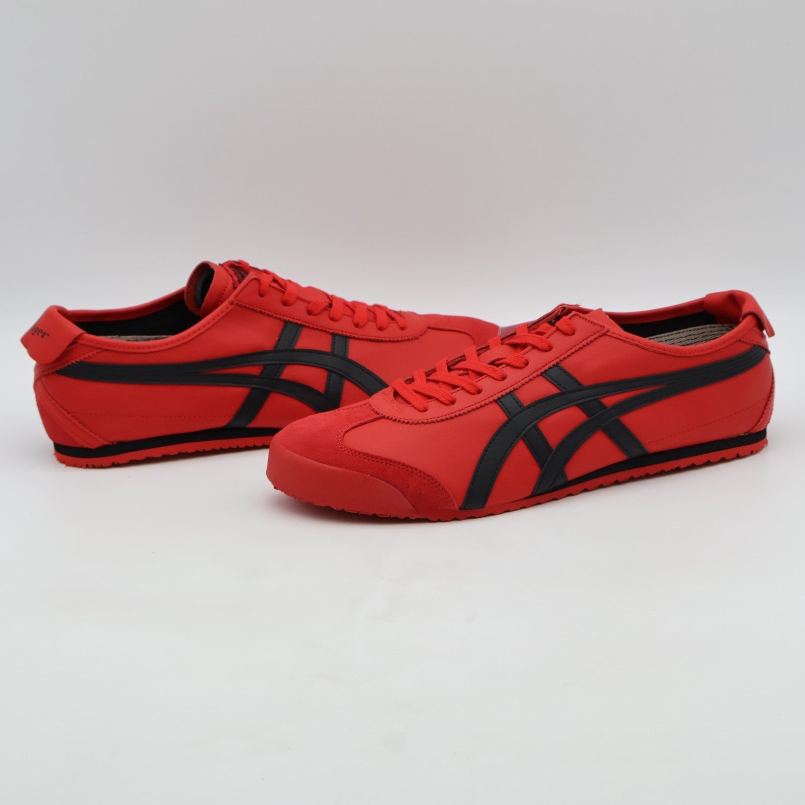 1183C102-600 Onitsuka Tiger MEXICO 66 CLASSIC RED BLACK (Men's)
