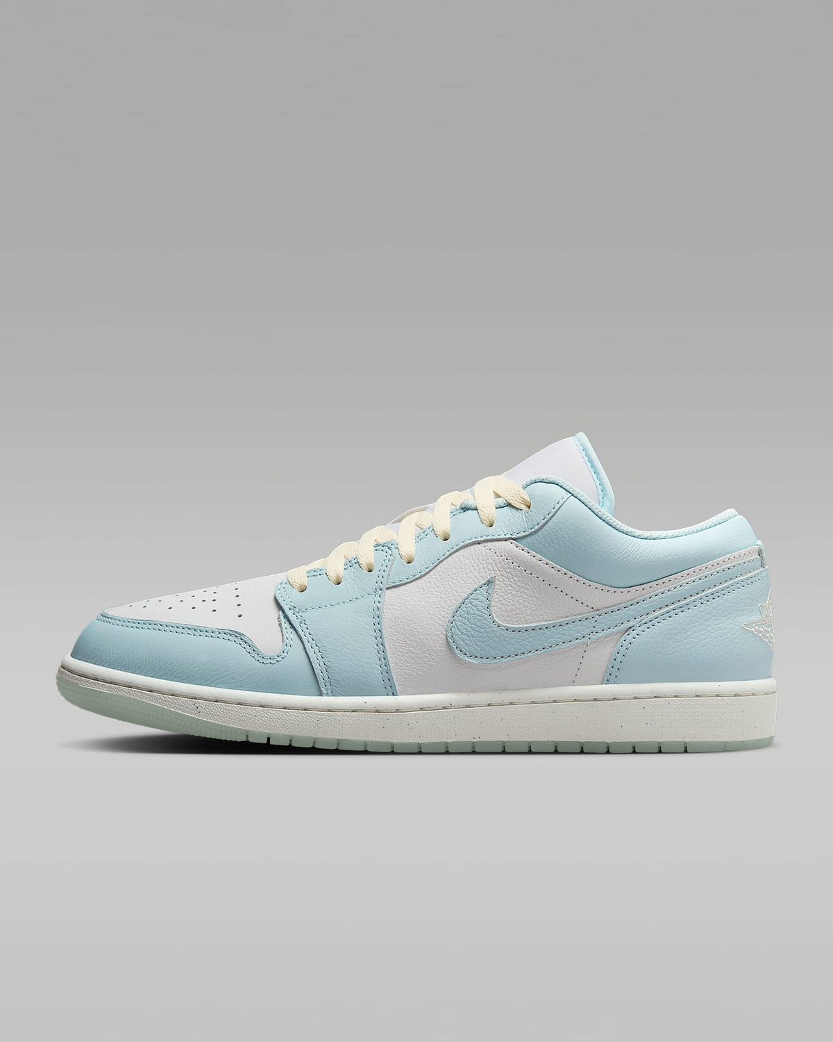 HJ5999-400 Nike Air Jordan 1 Low SE Glacier Blue Summit White Guava Ice (Men's)