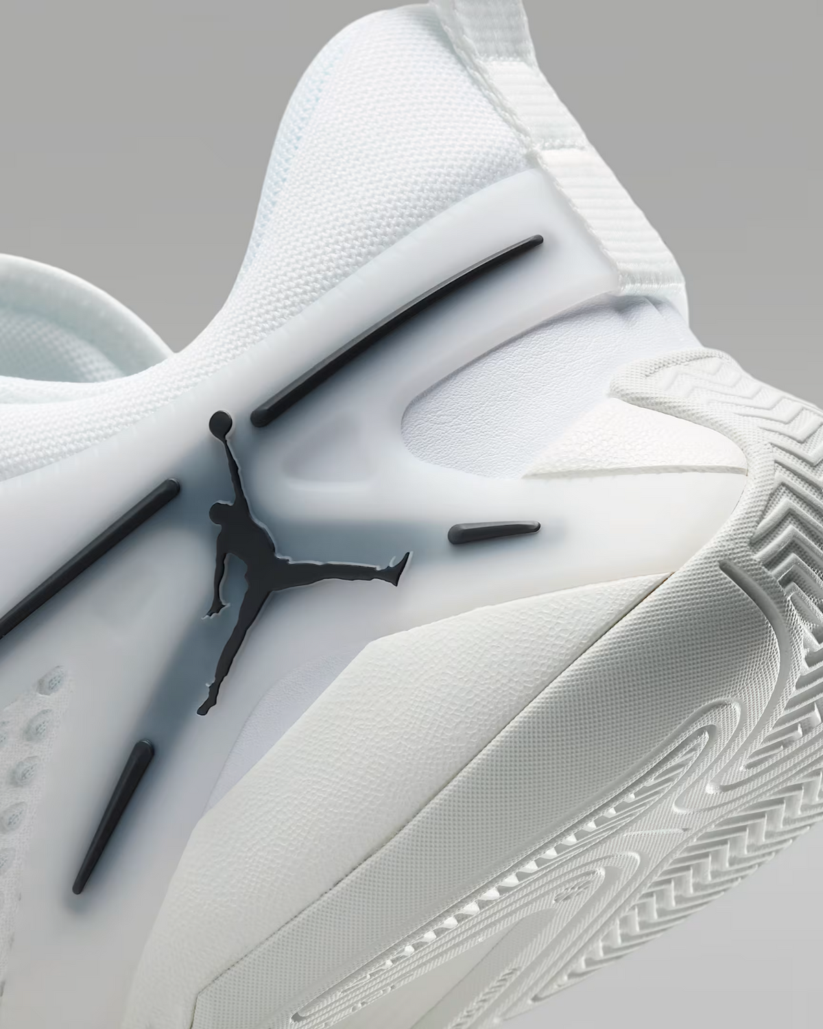 FZ2473-110 Nike Jordan Heir Series White Black (Women's)