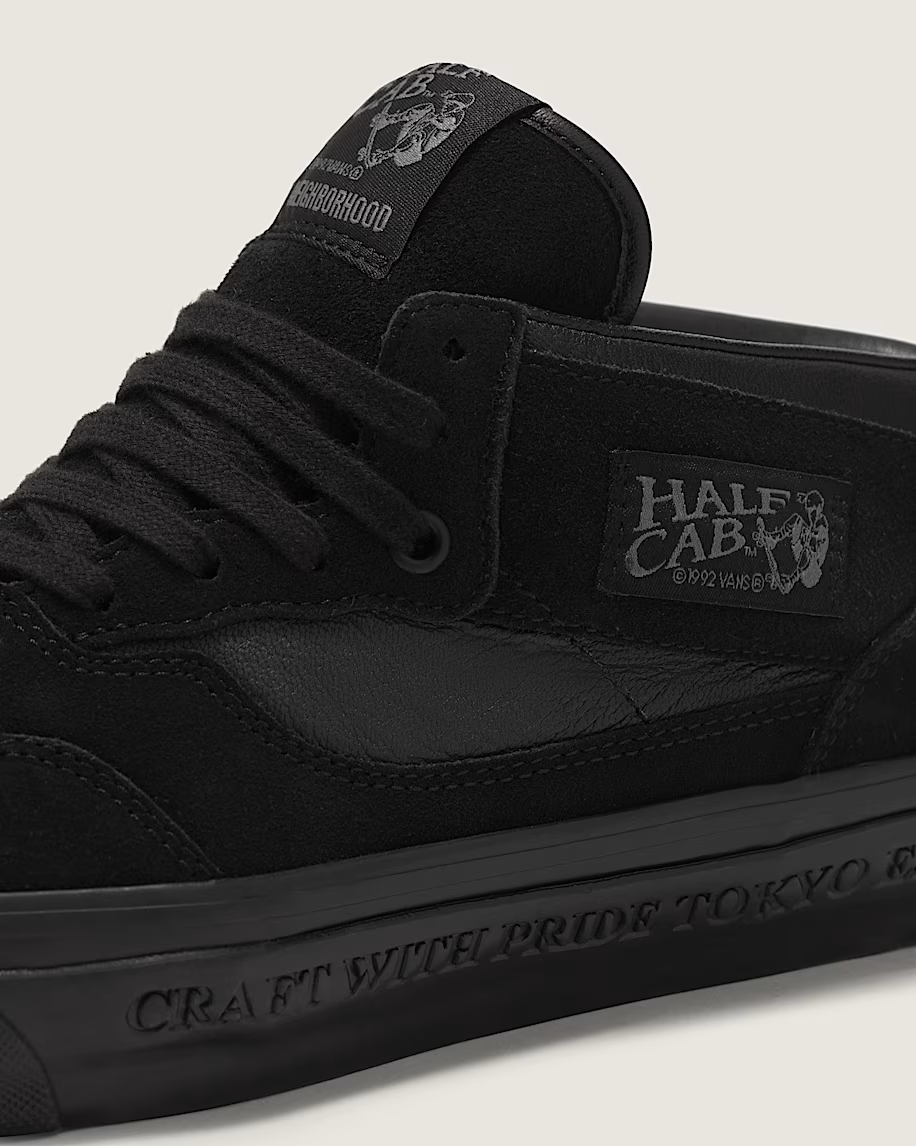 VN000EFYBLA NEIGHBORHOOD Ã OTW by Vans Half Cab 33 Black