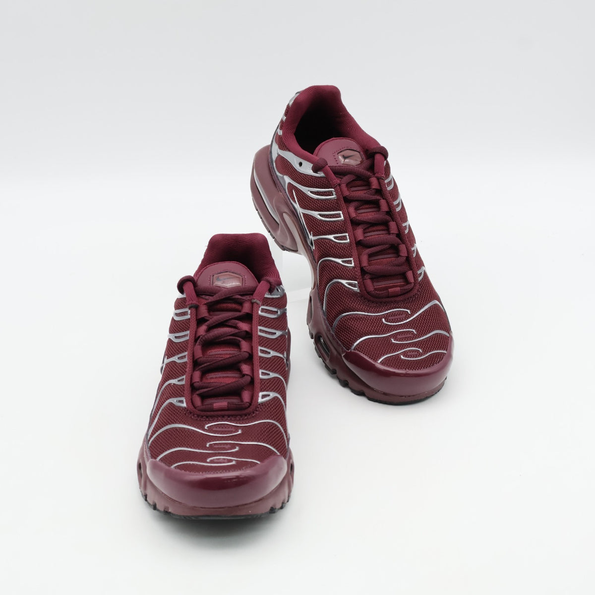 HJ9743-600 Nike Air Max Plus SE Night Maroon Dark Team Red Metallic (Women's)