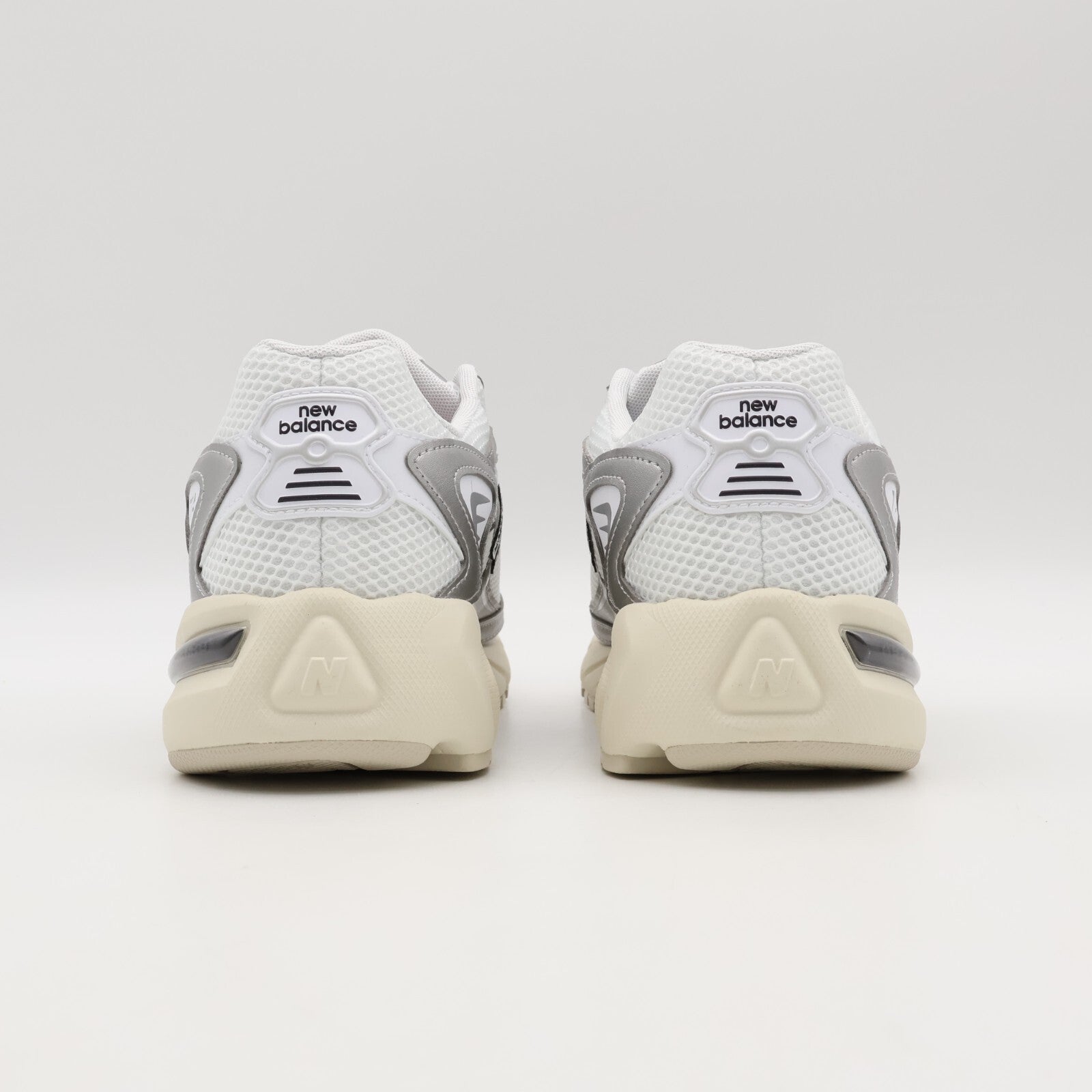 ML725CG New Balance 725 White Black (Men's)