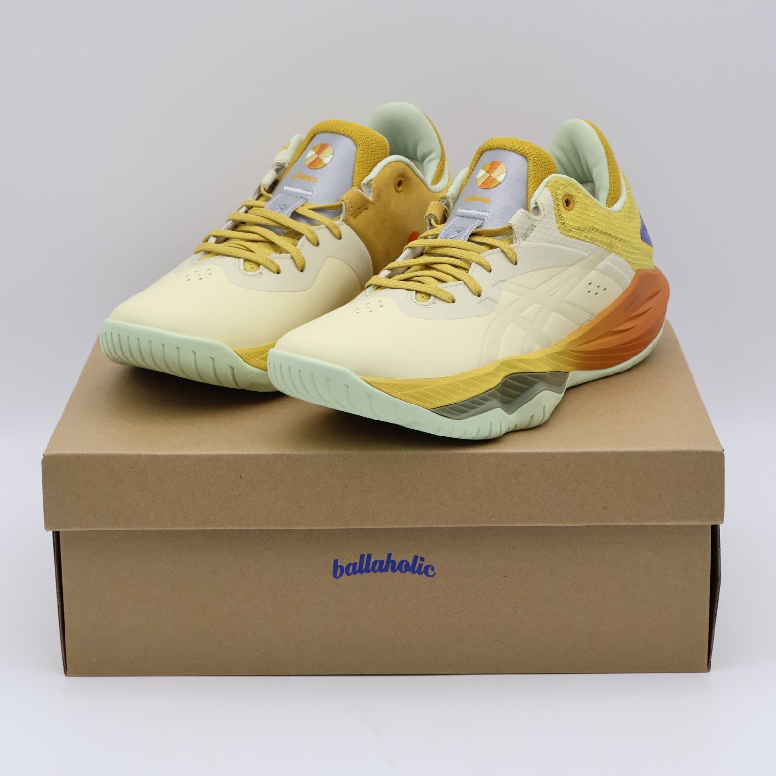 1061A050-250 ballaholic Asics Nova Surge Low Vanilla Mineral Brown (Men's)
