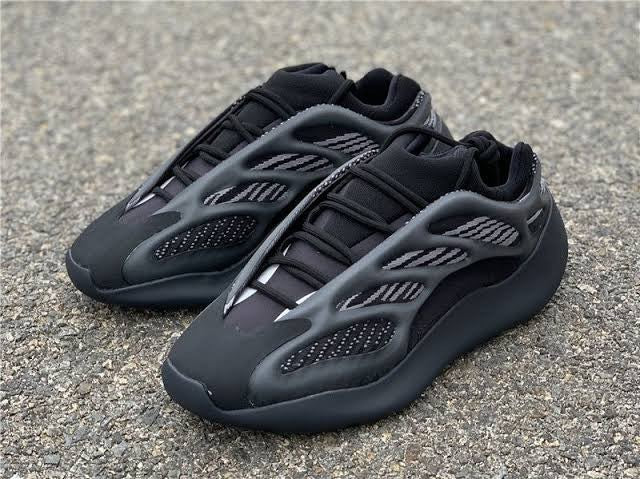 H67799 adidas YEEZY 700V3 "Alvah" (Men's)