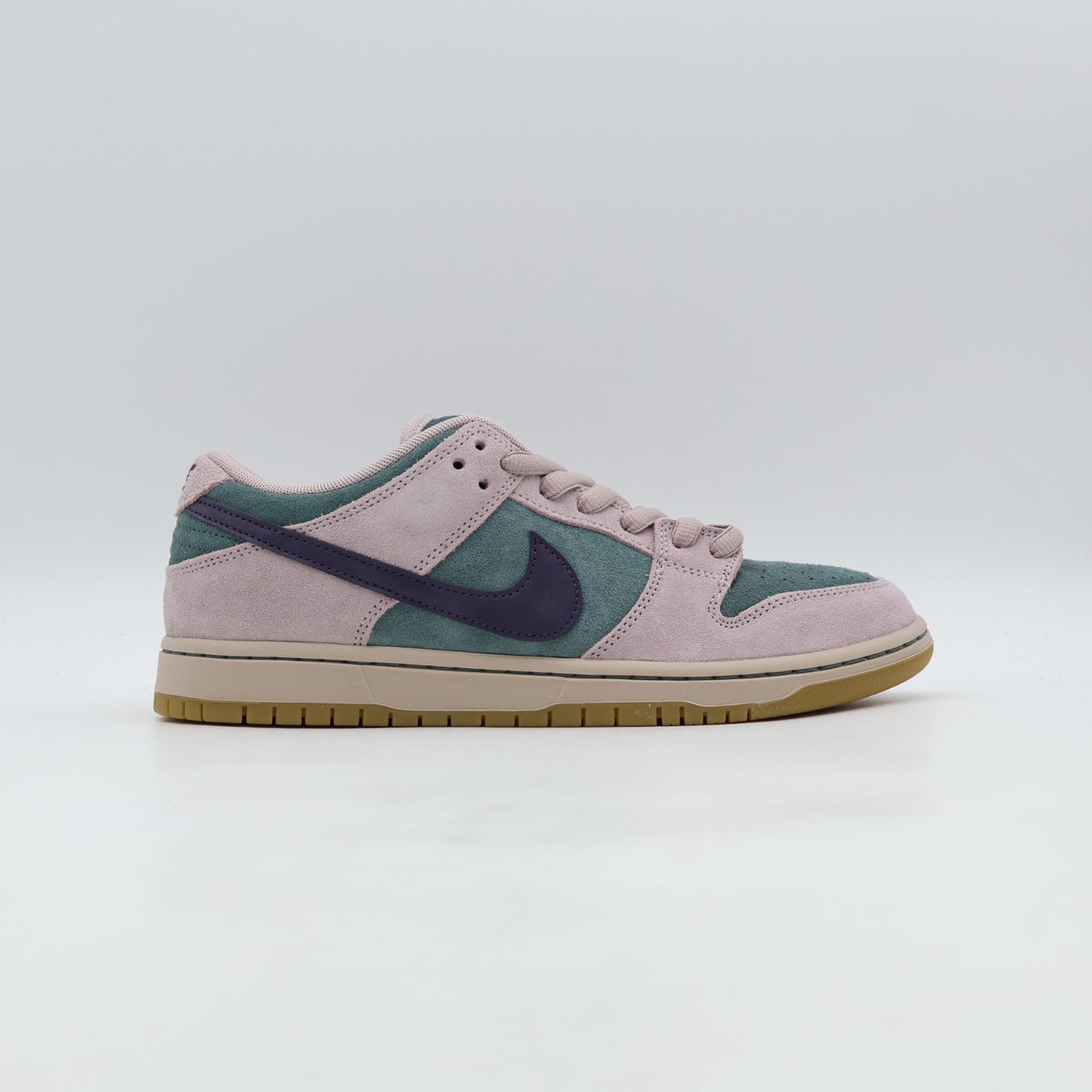HQ1625-300 Nike SB Dunk Low Pro "Mineral Slate/Particle Rose"
