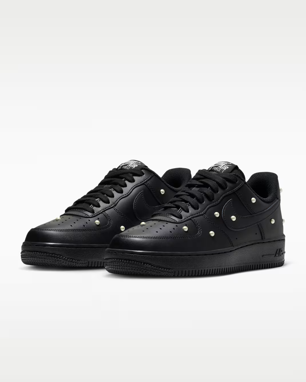 IQ0133-001 Nike AIR FORCE 1 '07 SE (Women's)