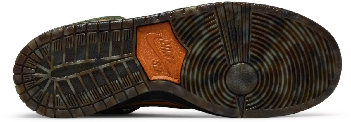DO6119-300 PASS~PORT Ã Nike SB Dunk High "Work Boot" (Men's)