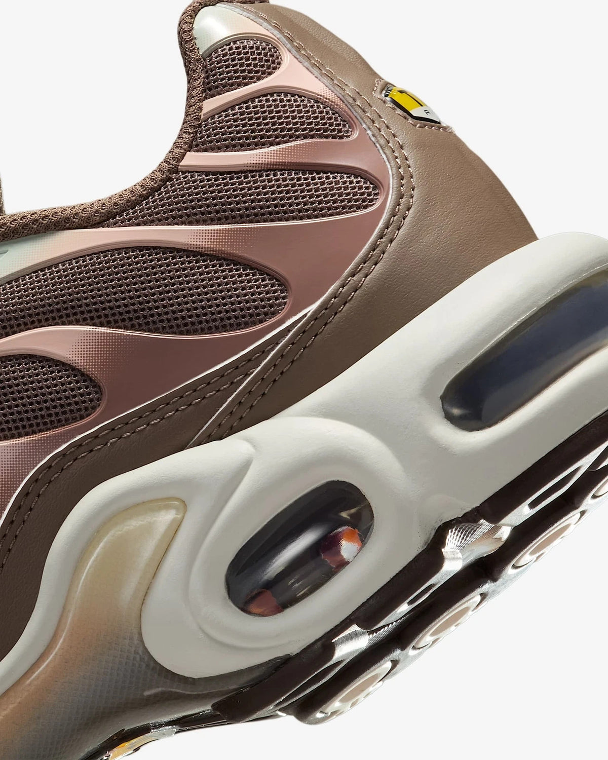 DZ3671-200 Nike Air Max Plus Mink Brown Baroque Brown Sail Metallic (Women's)