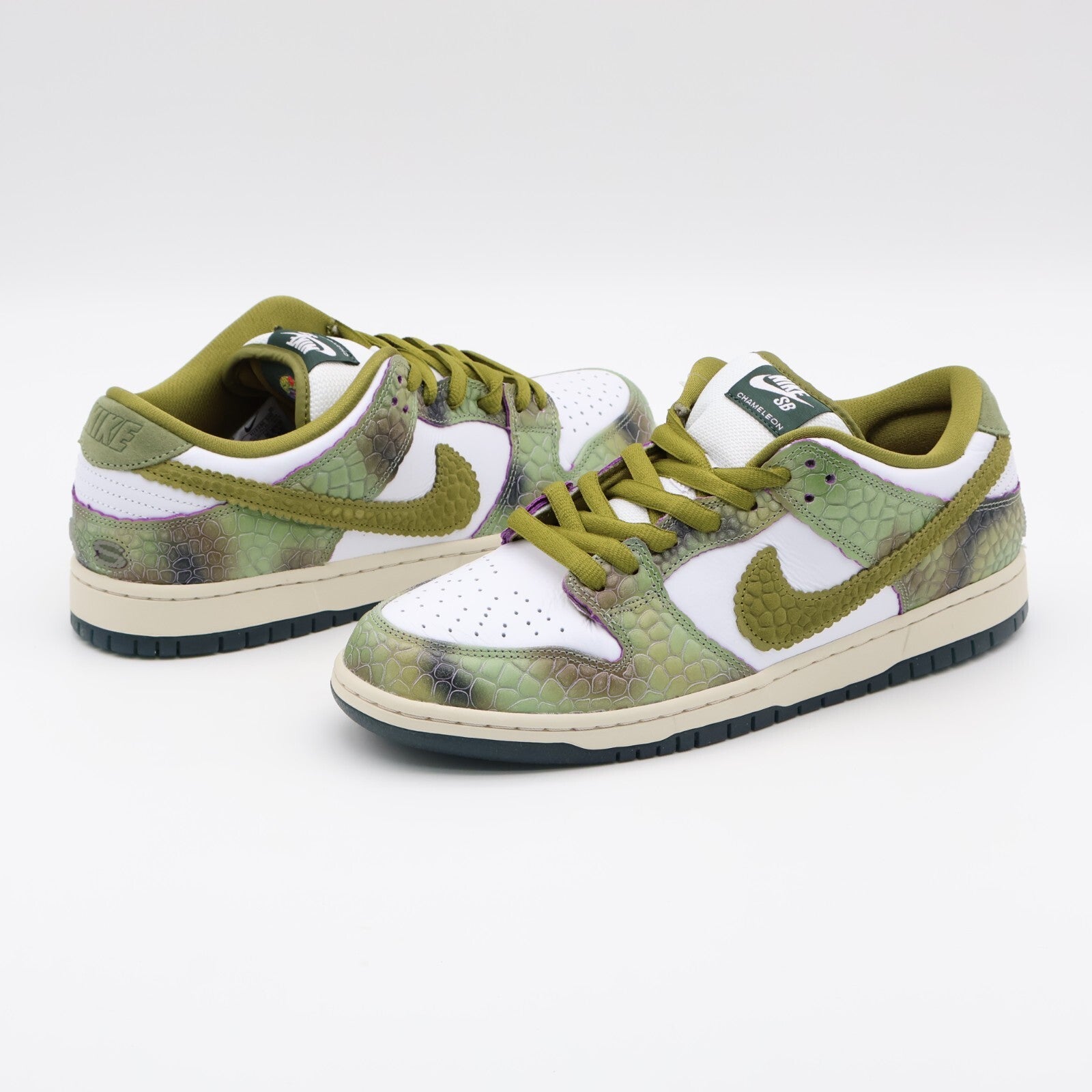 HJ3386-300 Alexis Sablone Nike SB Dunk Low Pro White and Pacific Moss (Men's)