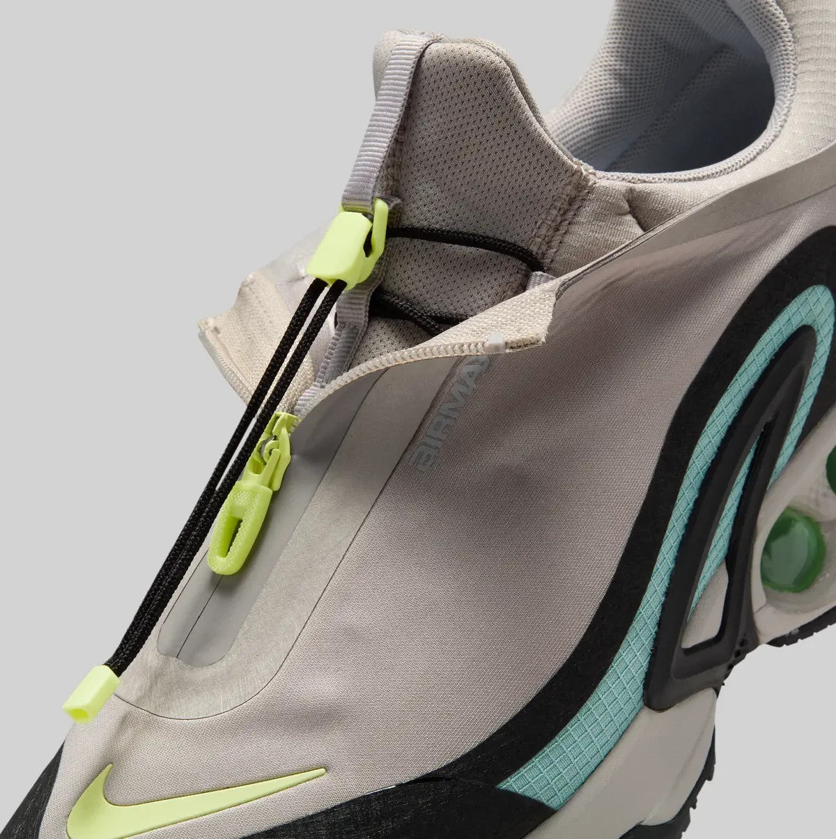 HQ8605-003 Nike Air Max DN Roam (Men's)
