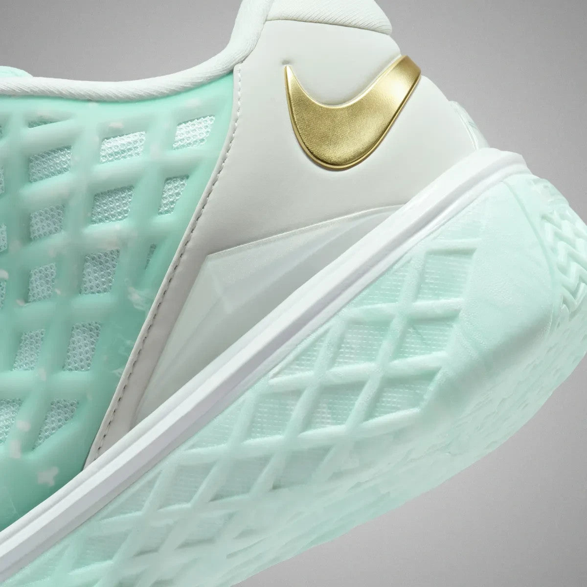 IX2017-100 Nike Kobe 3 Low Protro CHBL (Men's)