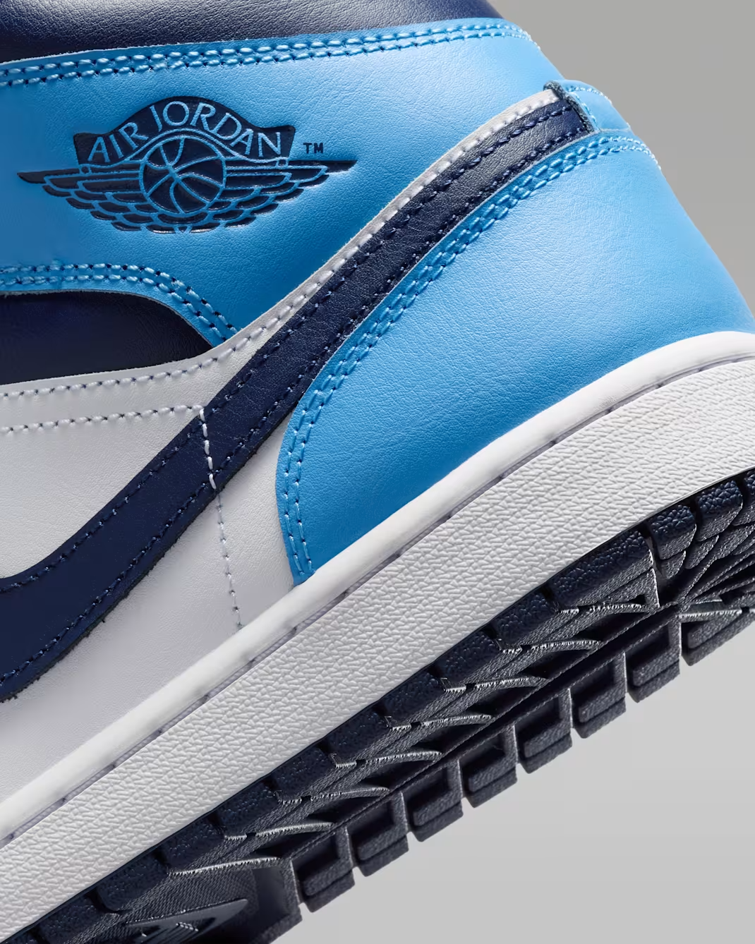 DQ8426-405 Nike Air Jordan 1 Mid University Blue White Sail Midnight Navy (Men's