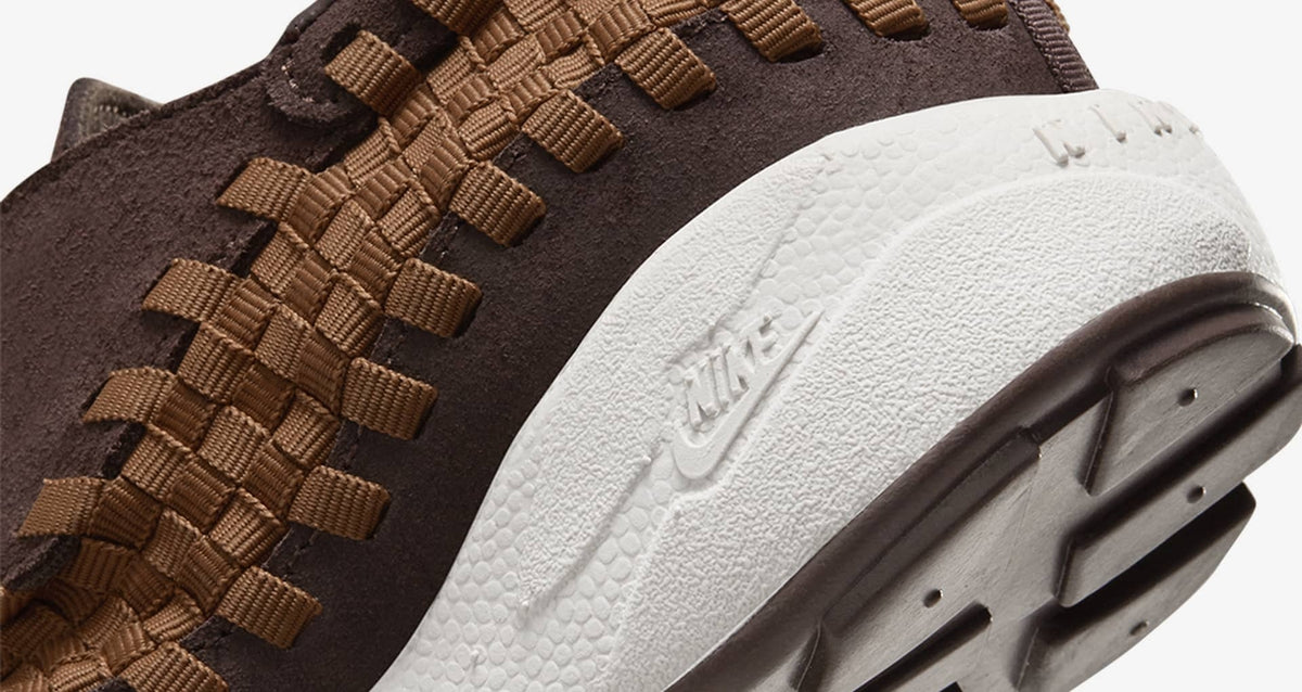 FB1959-200 Nike Air Footscape Woven Saturn Gold and Earth (Women's)