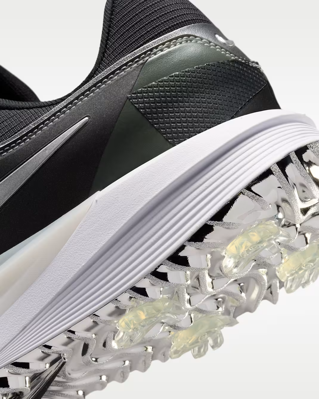 IO4672-100 Nike Victory Pro 4 "White/Metallic Silver" (Men's)