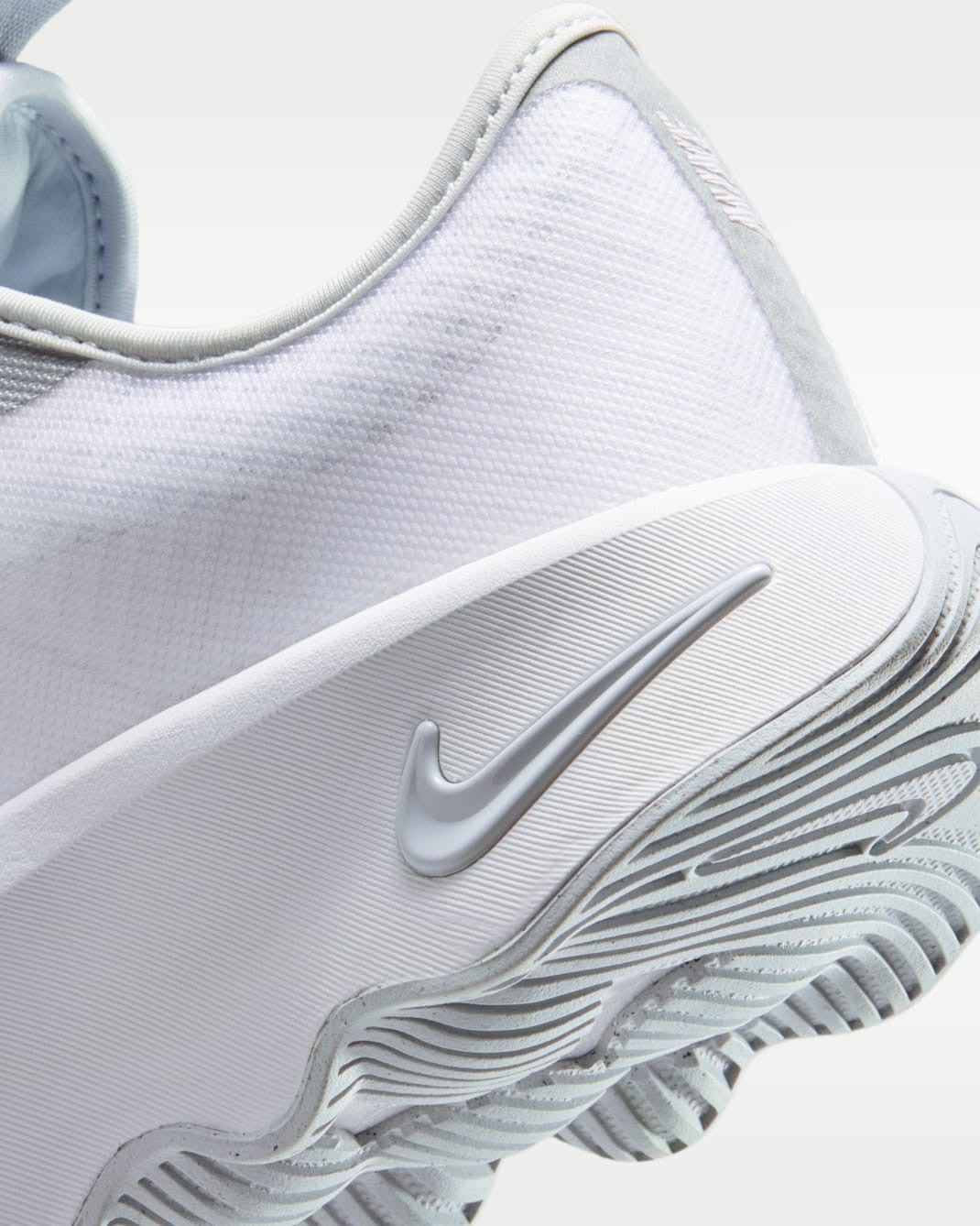 II7278-101 Nike  Motiva 2 WhitePure Platinum (Women's)