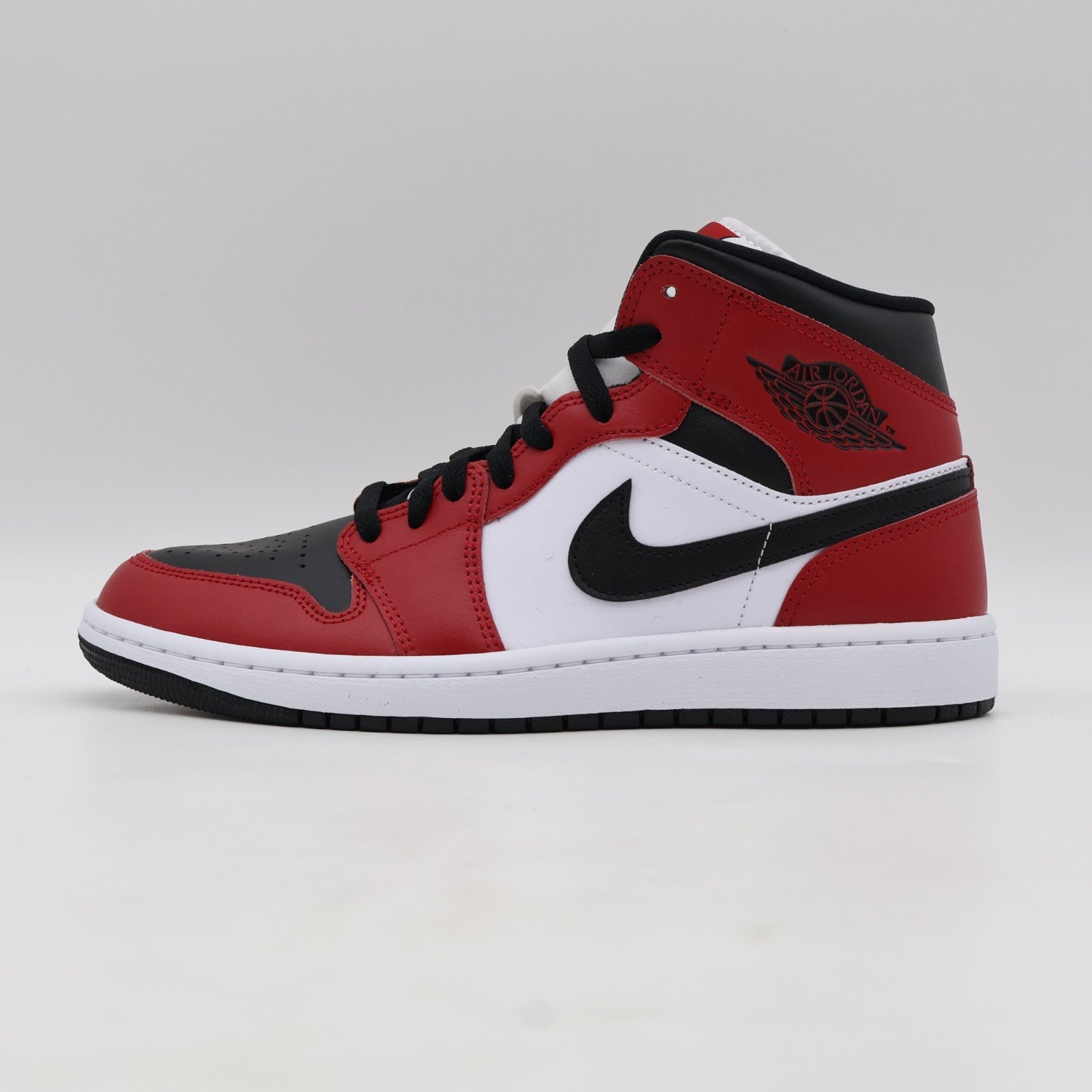 554724-069 Nike Air Jordan 1 Mid Chicago Black Toe (2025) (Men's)