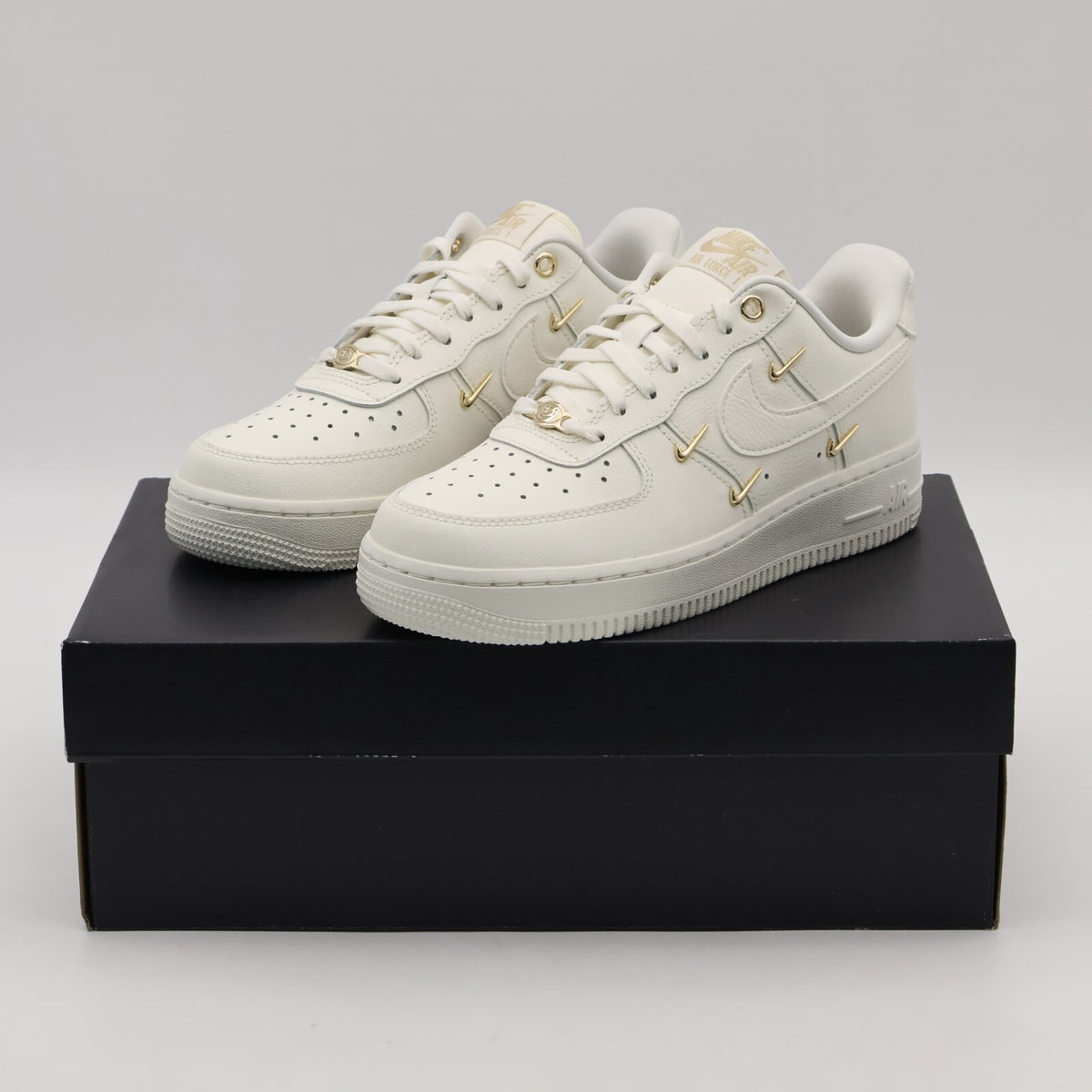 FV3654-111 Nike Women's Air Force 1 '07 LX Sail Metallic Gold (Women's)