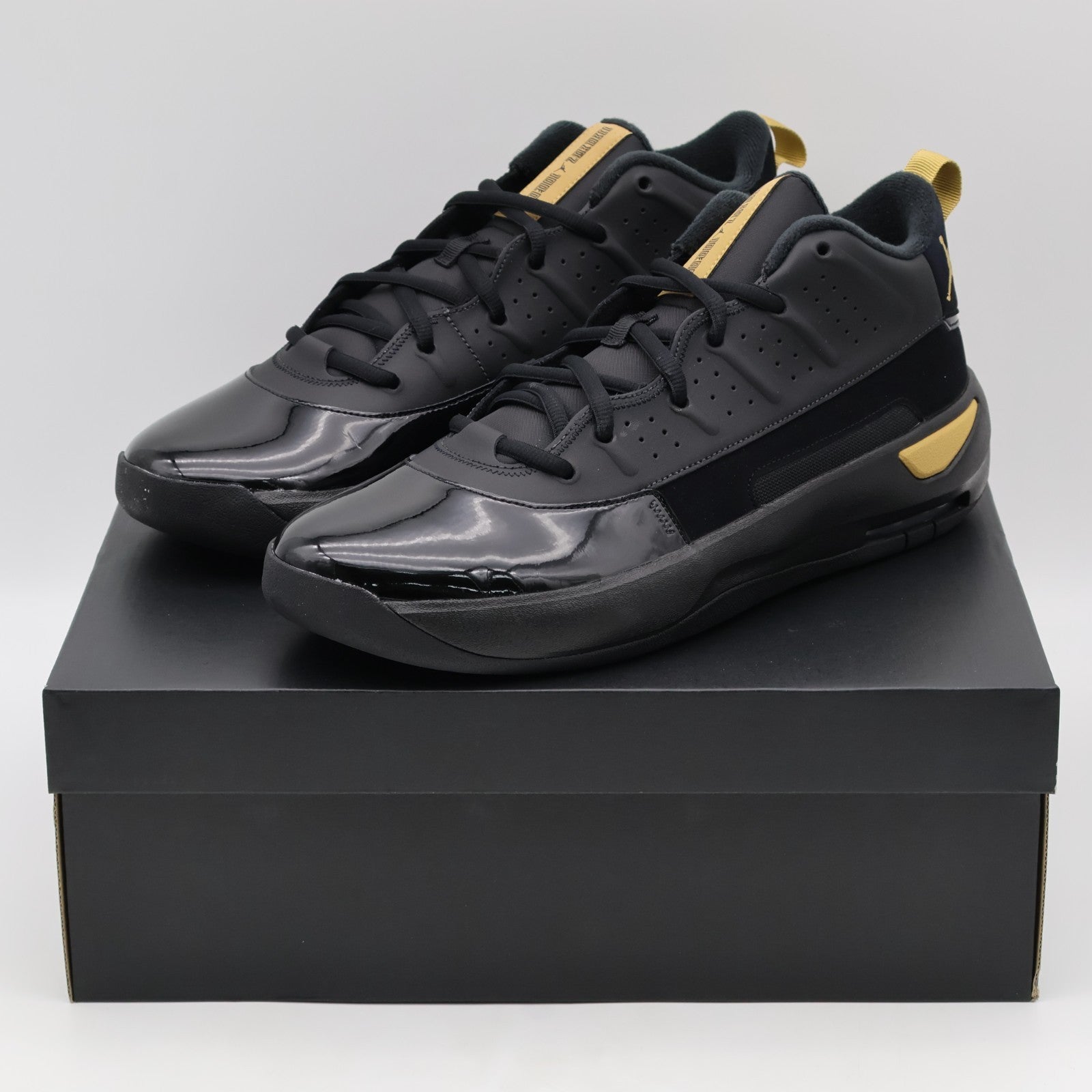 HQ2091-007 Nike Jordan Max Aura 7 Black Black Metallic Gold (Men's)