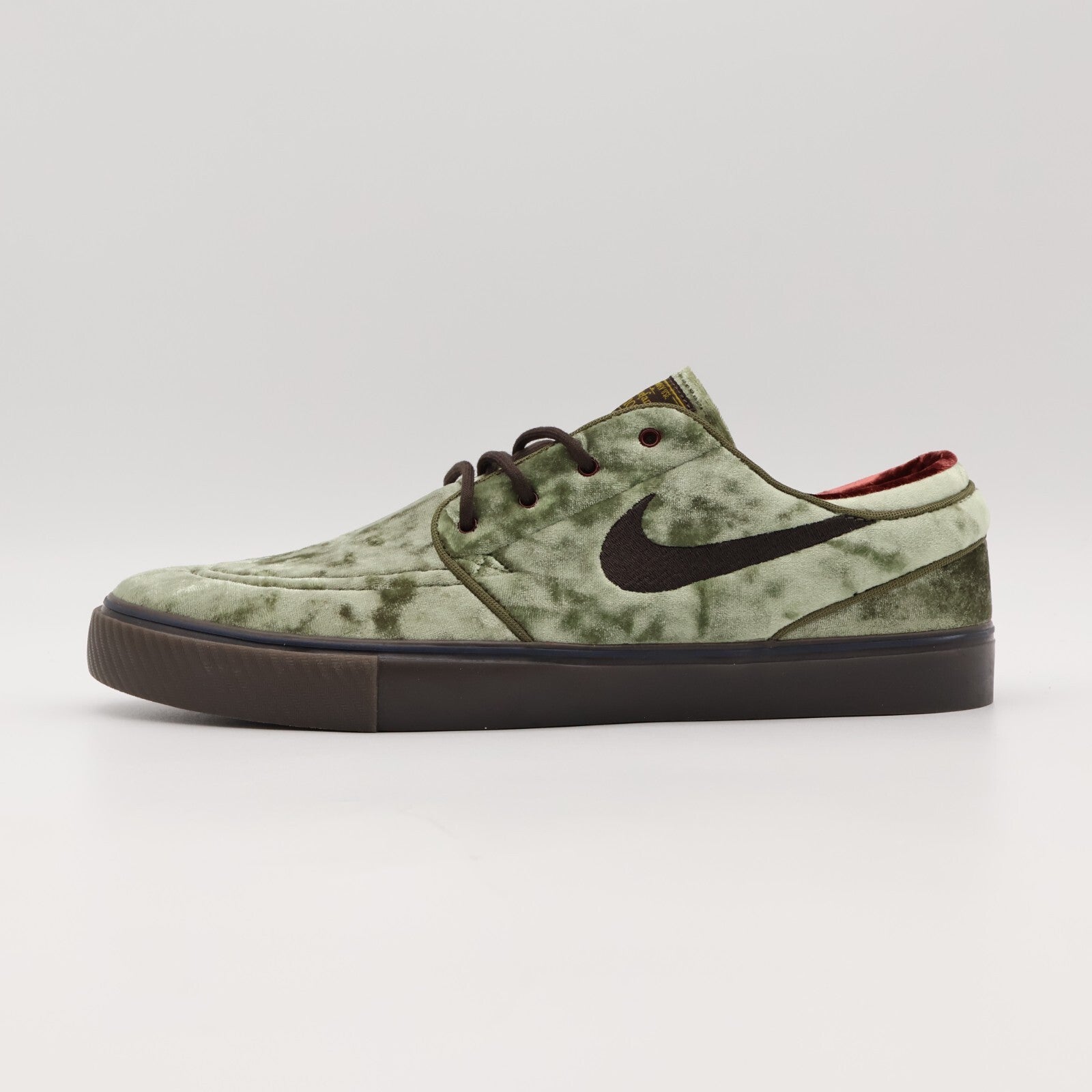 FZ1302-200 Nike SB Zoom Janoski OG SE City of Cinema (Men's)