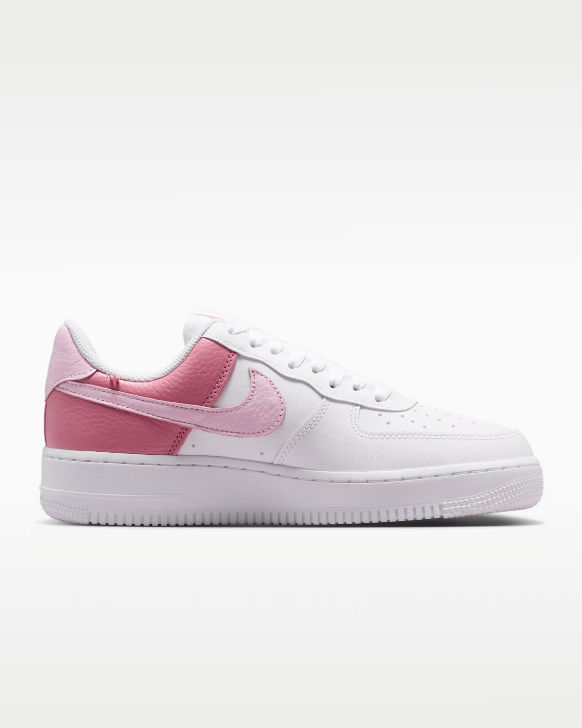 IR0872-100 Nike Air Force 1 '07 "White/Pink Foam" (Women's)