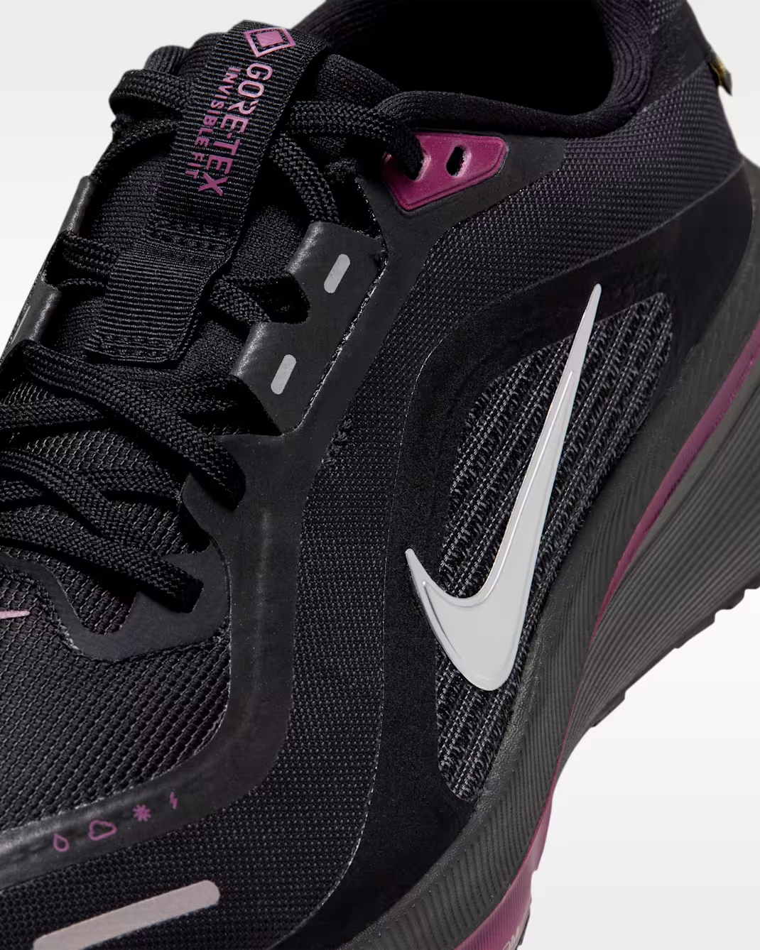 IQ1085-001 Nike Pegasus 42 GORE-TEX "Black/True Berry" (Women's)