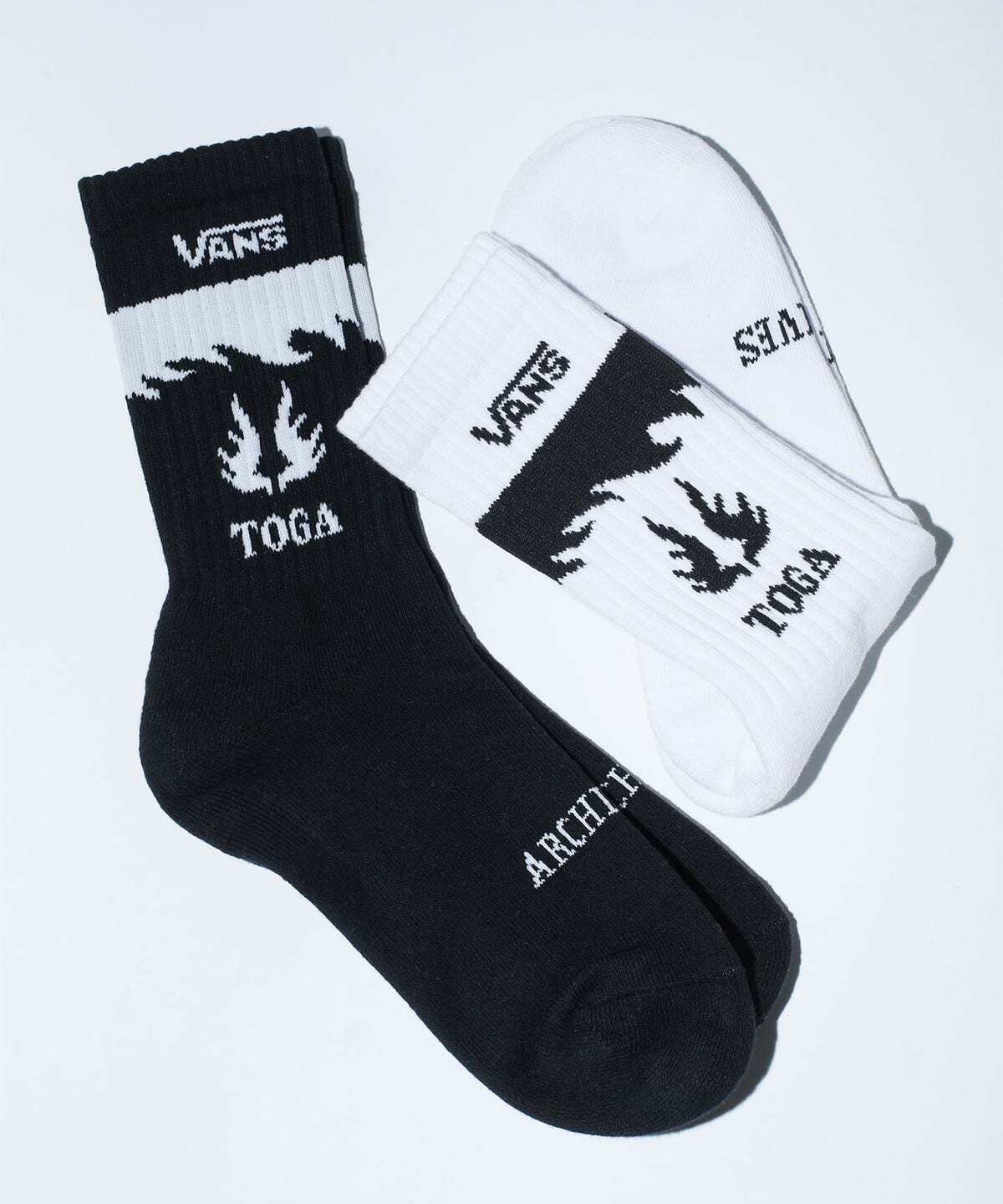 TC32-AJ520 TOGA Ã Vans Authentic White Black (with Socks Pair Set)