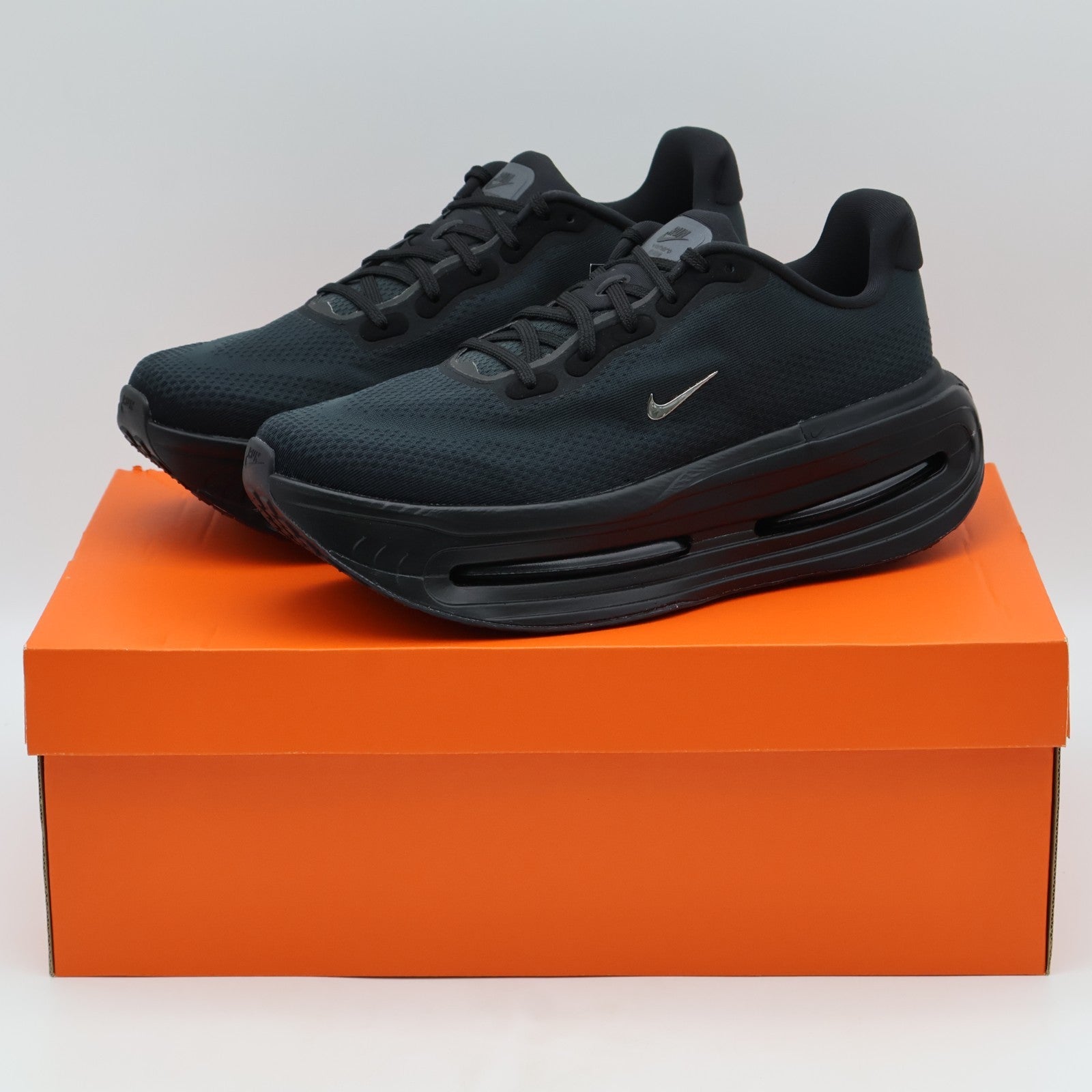 IQ0627-001 Nike Vomero Premium Chrome Mini Swoosh Black (Men's)
